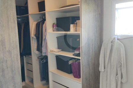 Casa à venda com 4 quartos, sendo 3 suítes, no condomínio Estância Marambaia, Vinhedo - SP