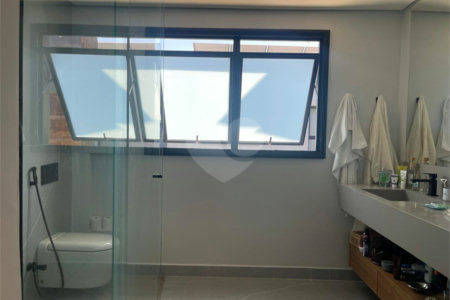 Casa à venda com 3 suítes no condomínio Reserva 8, São Paulo - SP