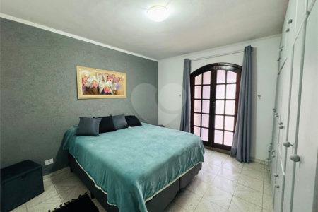 Casa à venda com 4 quartos, sendo 2 suítes, em Parque Santo Antônio, Guarulhos, SP