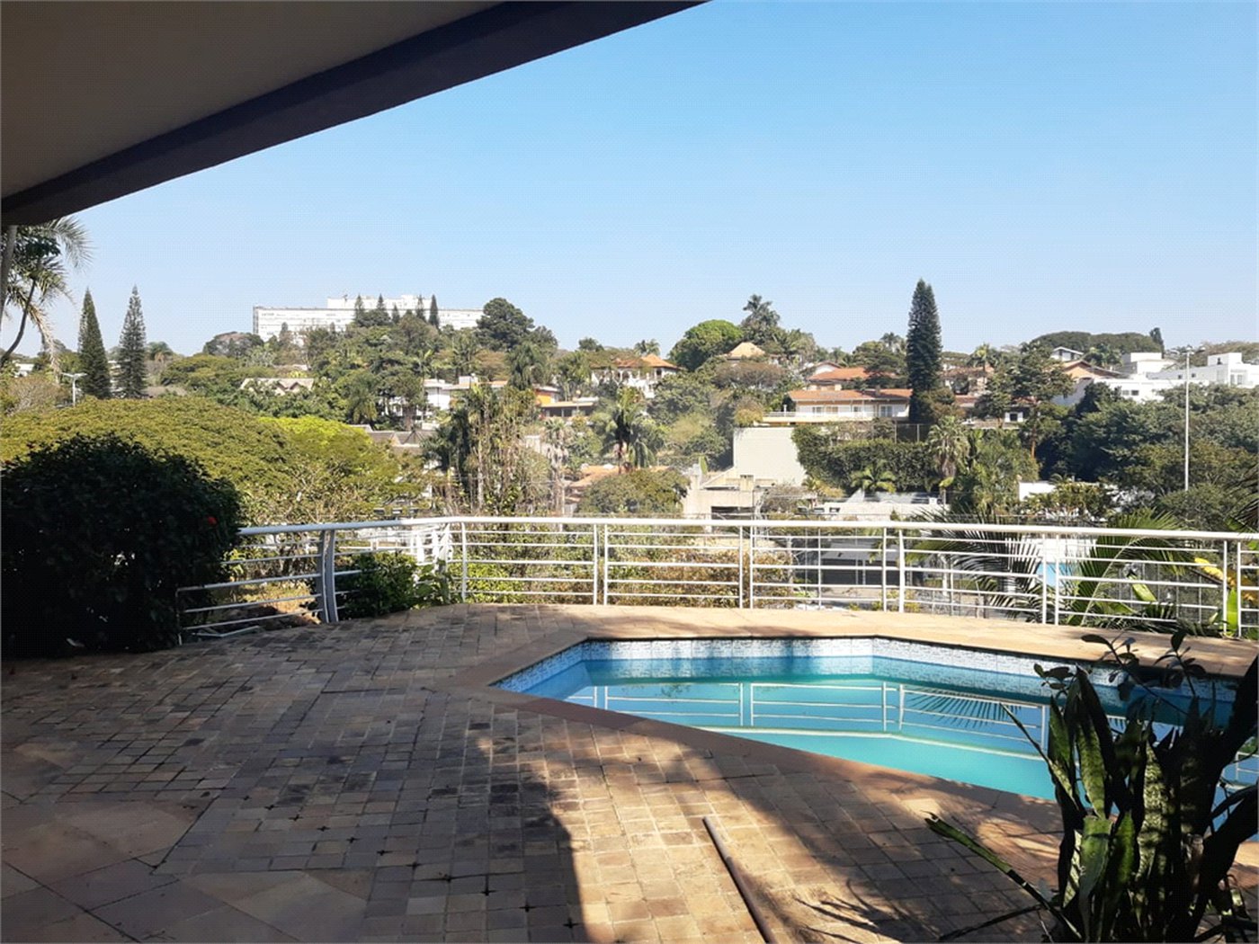 Casa à venda com 5 suítes em Jardim Leonor, São Paulo, SP