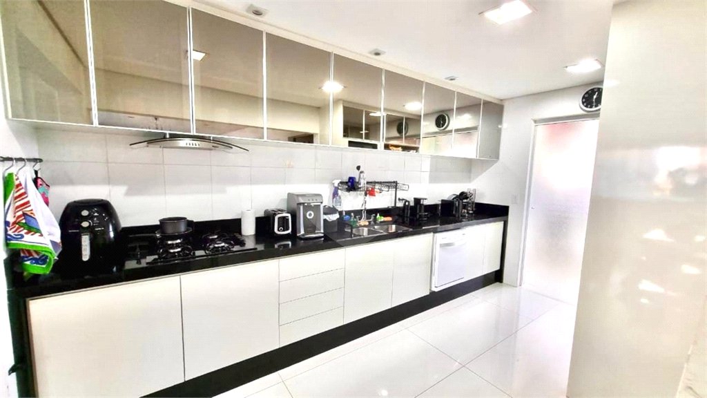 Apartamento à venda com 3 suítes em Vila Romana, São Paulo, SP
