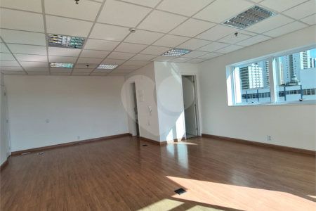 Sala à venda em Chácara Santo Antônio, São Paulo, SP