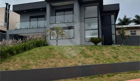 Casa à venda com 5 suítes no condomínio Residencial Santa Maria, Jandira - SP