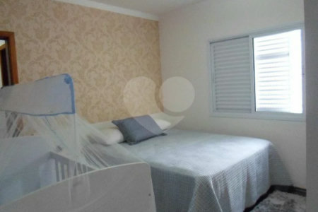 Casa à venda com 3 quartos, sendo 1 suíte,  no condomínio Fernandes, São Paulo - SP