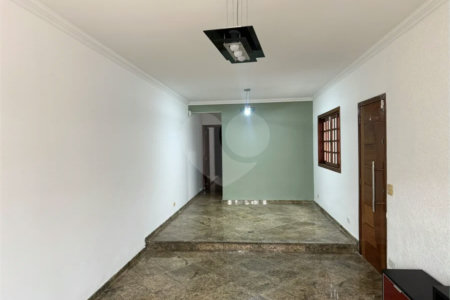 Sobrado à venda ou para alugar com 3 suítes em Vila Sônia, São Paulo, SP