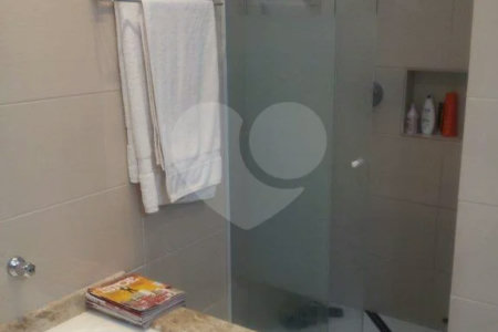 Casa à venda com 4 quartos, sendo 2 suítes, no condomínio Travessa Mário Antônio Correia,174, São Paulo - SP