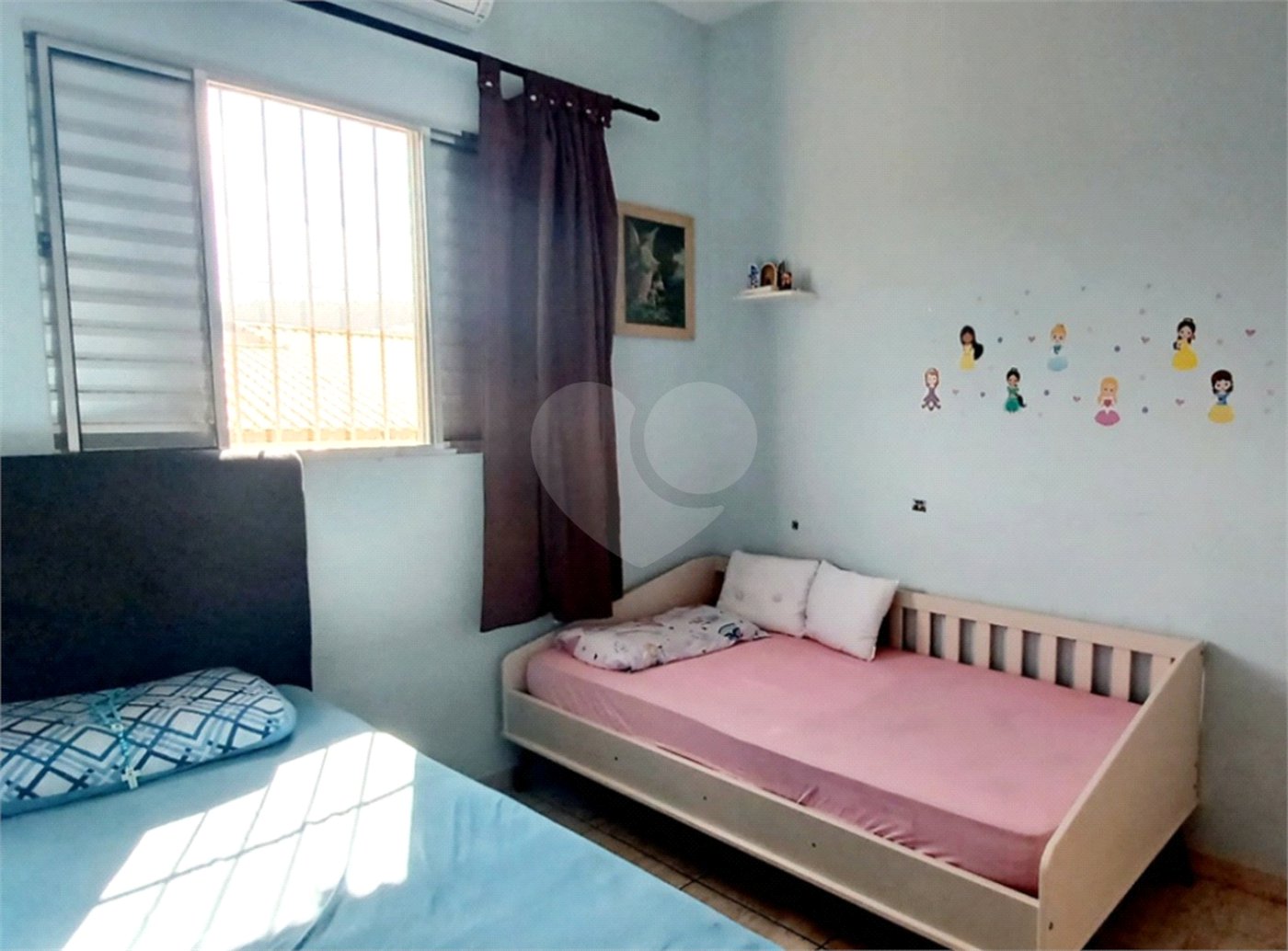 Casa à venda com 2 quartos, sendo 1 suíte, no condomínio Residencial Mirage, Mogi das Cruzes - SP