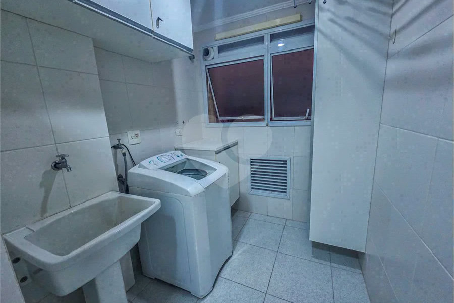 Apartamento à venda com 3 quartos, sendo 1 suíte, em Riviera de São Lourenço, Bertioga, SP