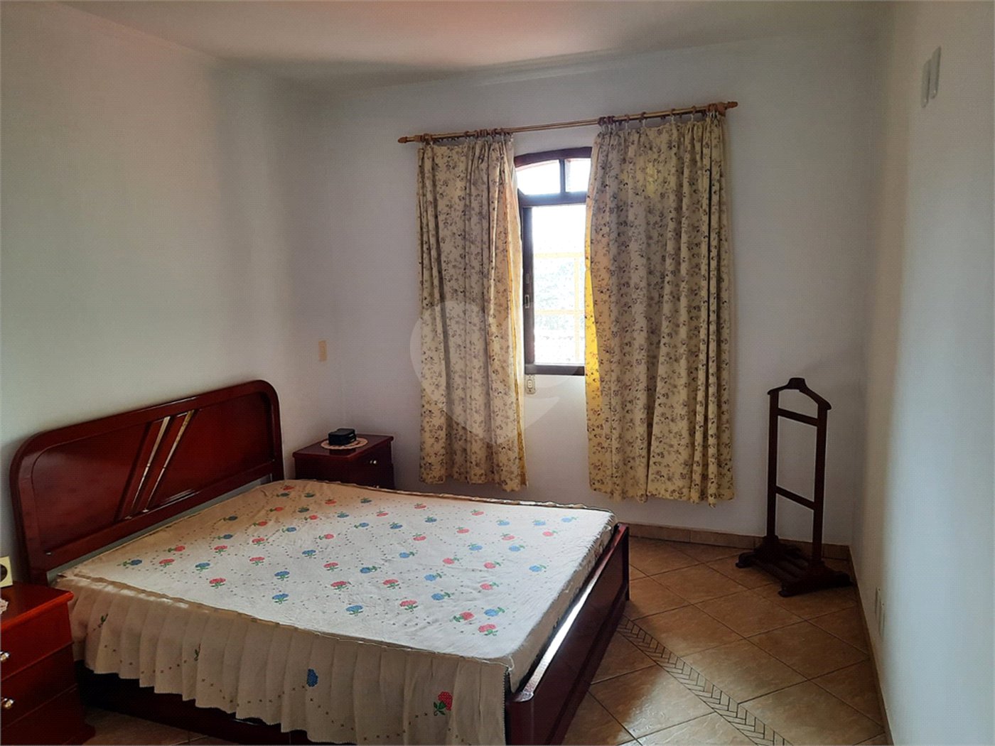 Sobrado à venda com 4 quartos, sendo 3 suítes, em Região Central, Caieiras, SP