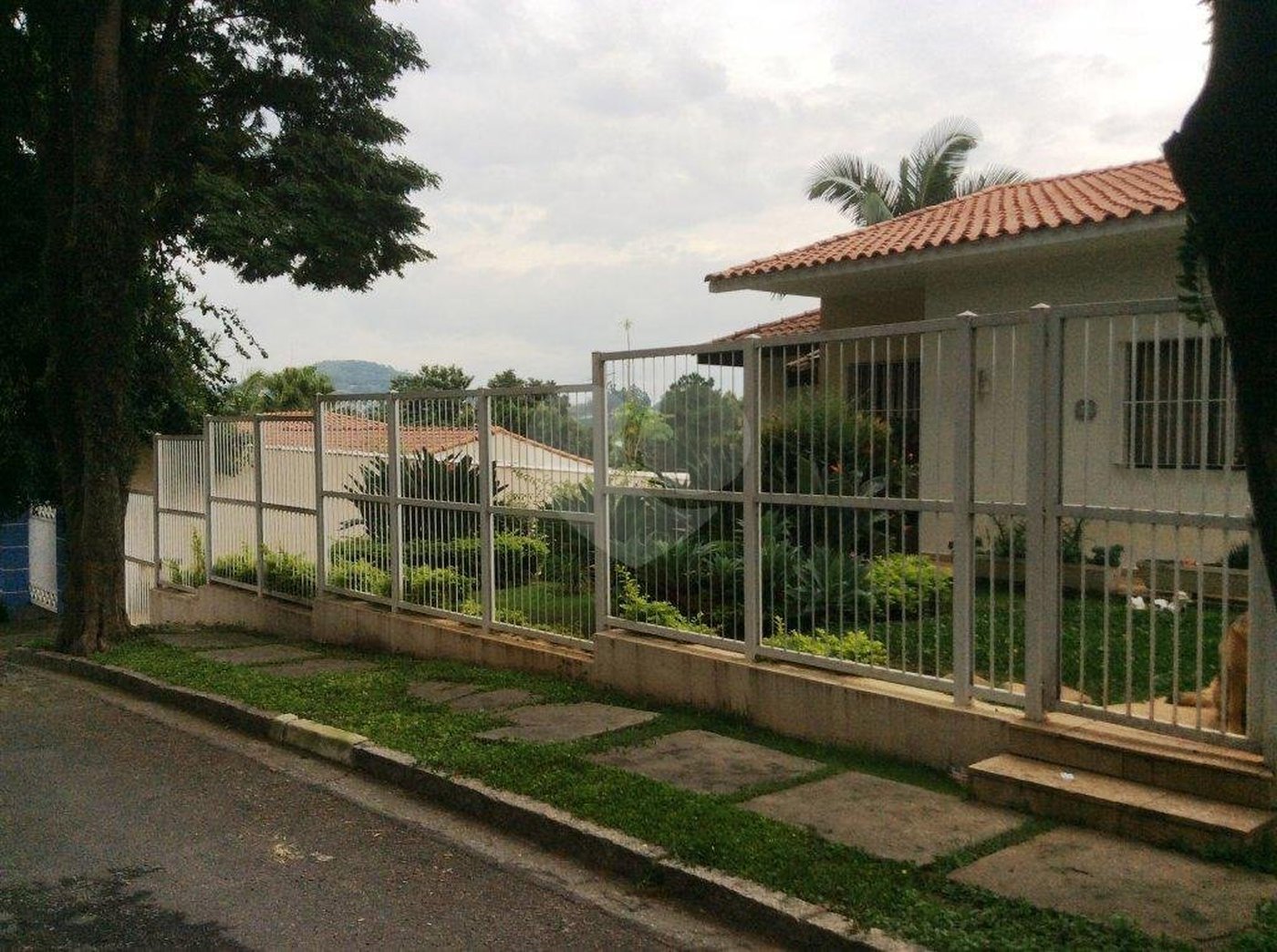 Casa Térrea à venda ou para alugar com 4 suítes em Jardim Floresta, São Paulo, SP