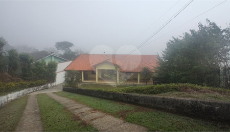 Chácara à venda com 3 quartos, sendo 1 suíte, no Centro, Nazaré Paulista, SP