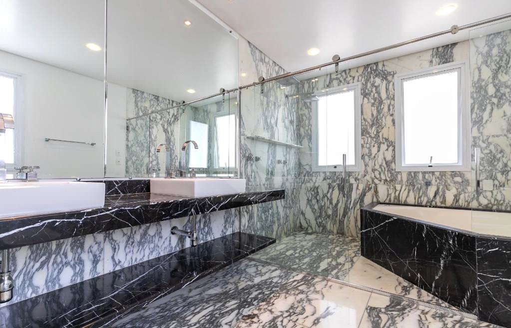 Casa à venda com 4 suítes no condomínio Vila Alba, São Paulo - SP