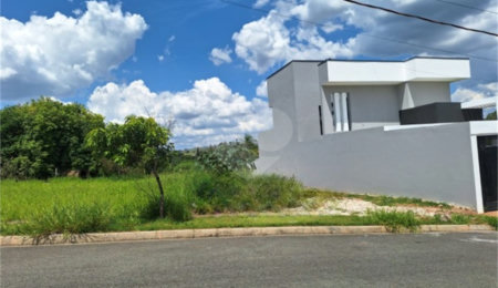 Terreno à venda com 1 suíte em Pinheirinho, Vinhedo, SP