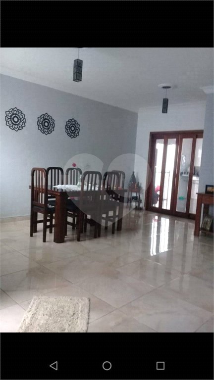 Casa à venda com 4 quartos, sendo 1 suíte, em Parque Santa Rosa, Suzano, SP