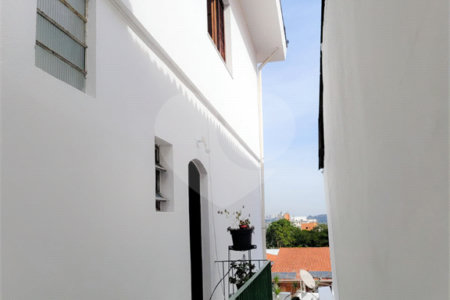 Sobrado à venda com 4 quartos, sendo 2 suítes,  em Vila Madalena, São Paulo, SP