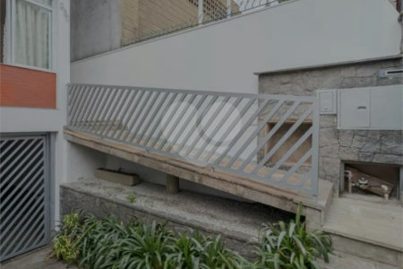 Sobrado à venda com 4 suítes em Vila Santa Catarina, São Paulo, SP