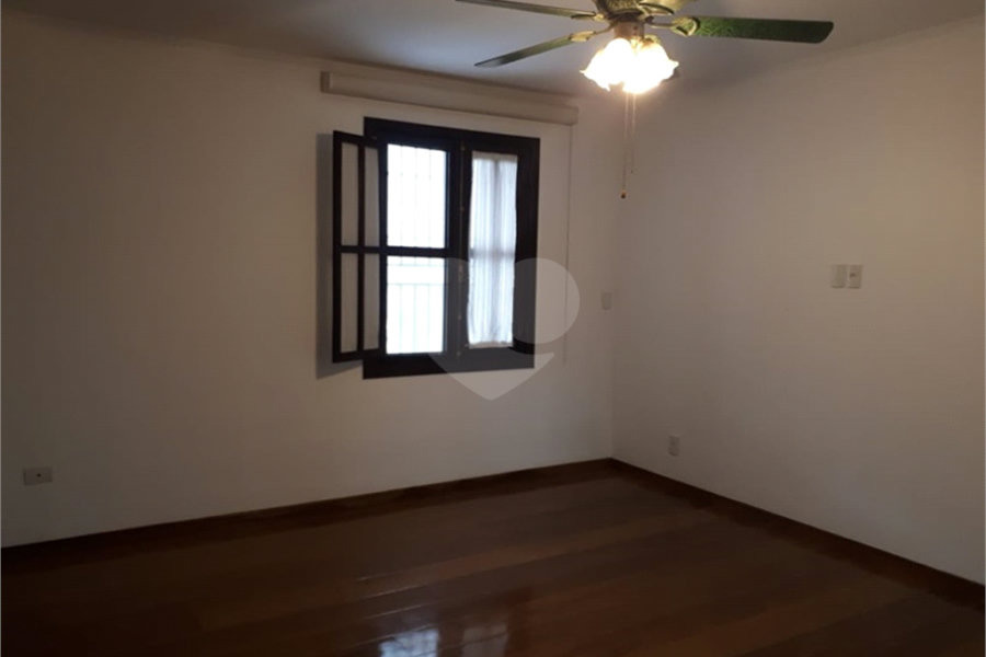 Sobrado à venda com 5 quartos, sendo 3 suítes, em Tremembé, São Paulo, SP