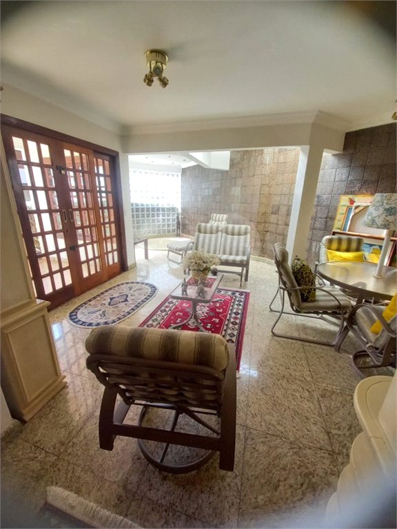 Casa à venda com 5 quartos, sendo 2 suítes, no condomínio Estância Marambaia, Vinhedo - SP