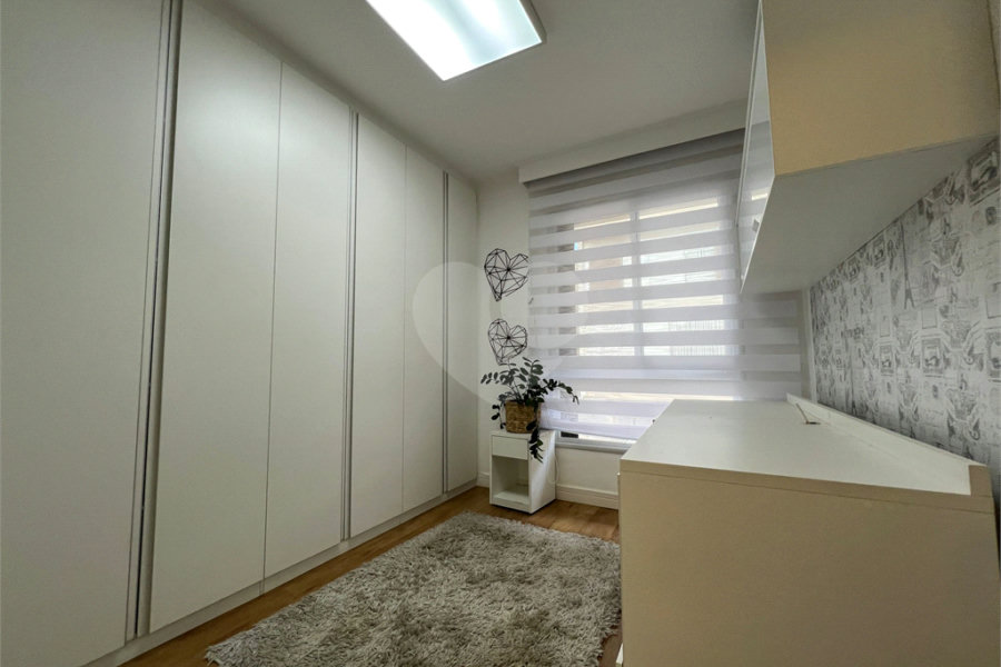 Casa à venda com 4 quartos, sendo 3 suítes,  no condomínio Domus, São Paulo - SP