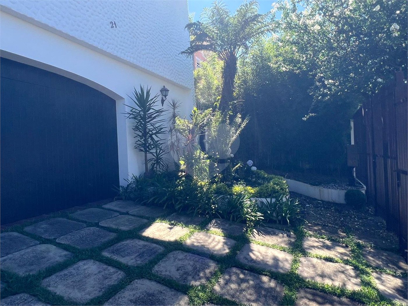 Casa à venda com 5 quartos, sendo 4 suítes, em Parque Maria Helena, São Paulo, SP