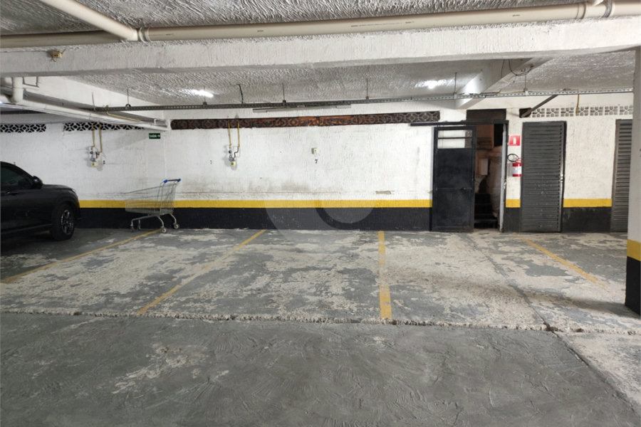 Casa à venda com 3 quartos, sendo 1 suíte,  no condomínio Res Saint Honoré, São Paulo - SP