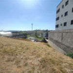 Terreno em Atibaia com 197 metros, pronto para construir, ao lado de supermercado e diversos comércios
