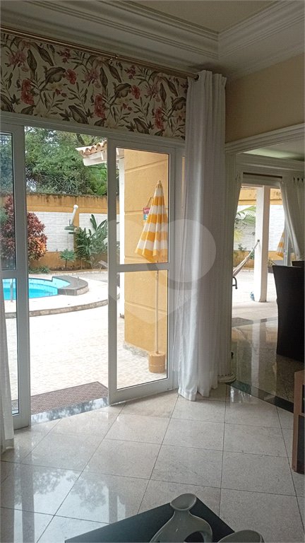 Casa à venda com 4 quartos, sendo 2 suítes, no condomínio Canamari, São Paulo - SP