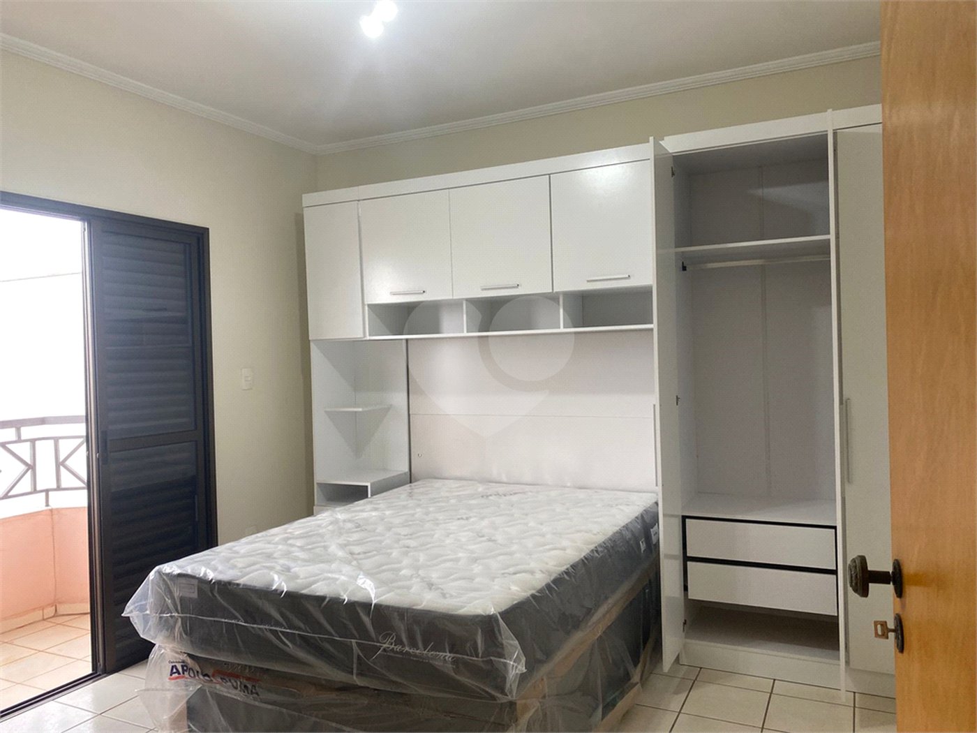 Apartamento à venda com 2 quartos, sendo 1 suíte, em Jardim Simus, Sorocaba, SP