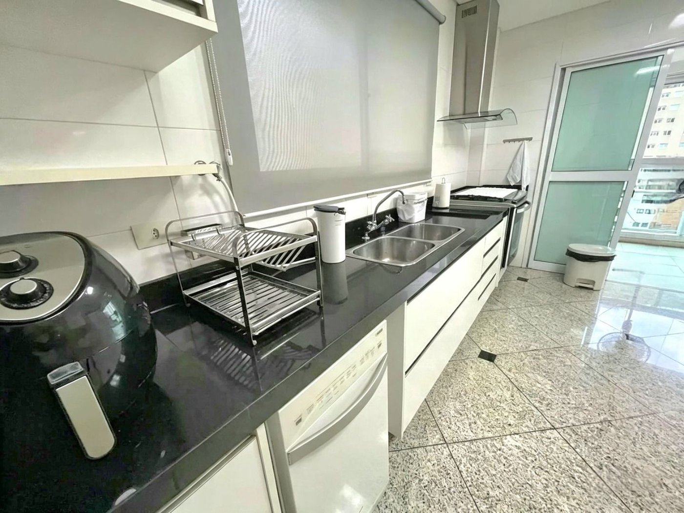 Apartamento com 3 dormitórios à venda, 191 m² por R$ 2.995.000,00 - Embaré - Santos/SP