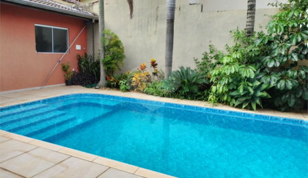 Sobrado à venda com 4 quartos, sendo 2 suítes, em Vila Petrópolis, Atibaia, SP