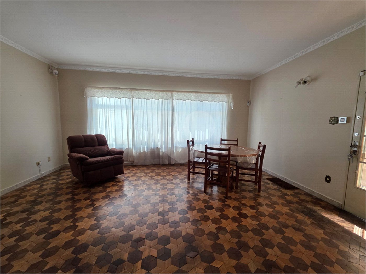 Sobrado à venda com 4 quartos, sendo 1 suíte,  em Santa Teresinha, São Paulo, SP