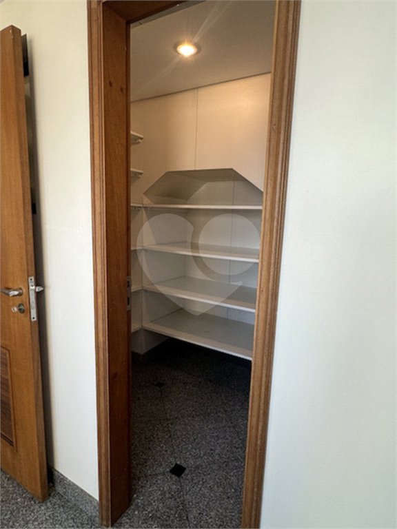 Cobertura à venda ou para alugar com 5 quartos, sendo 4 suítes, em Santo Amaro, São Paulo, SP