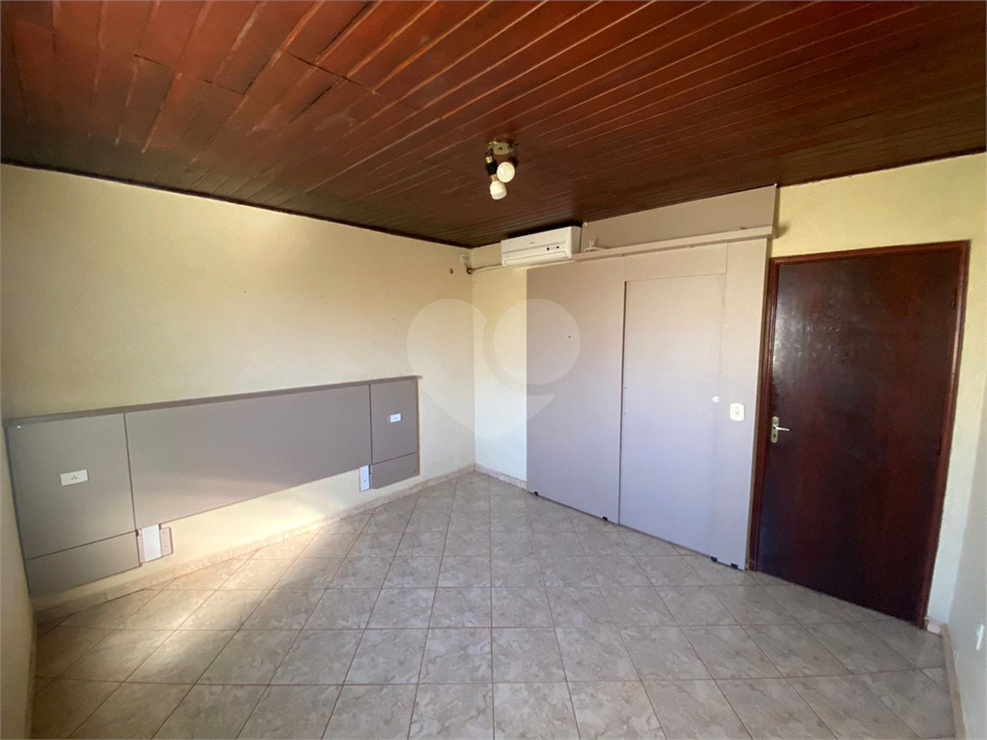 Casa à venda com 2 quartos, sendo 1 suíte, em Vila Renô, Ponta Porã, MS