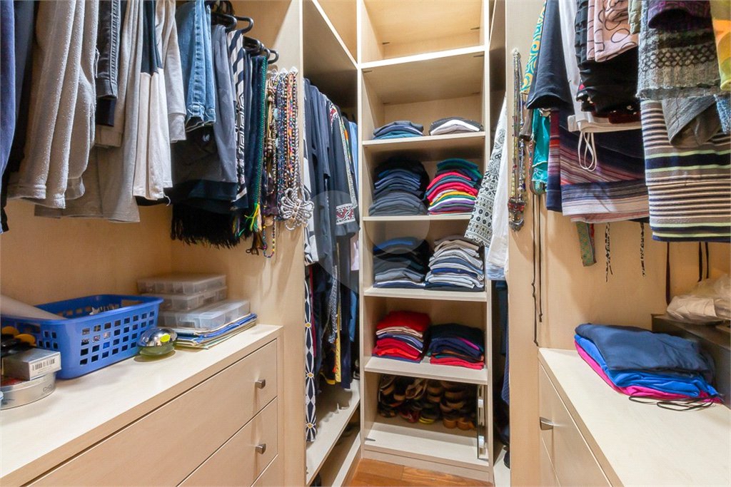 Apartamento à venda ou para alugar com 3 suítes em Santa Cecília, São Paulo, SP