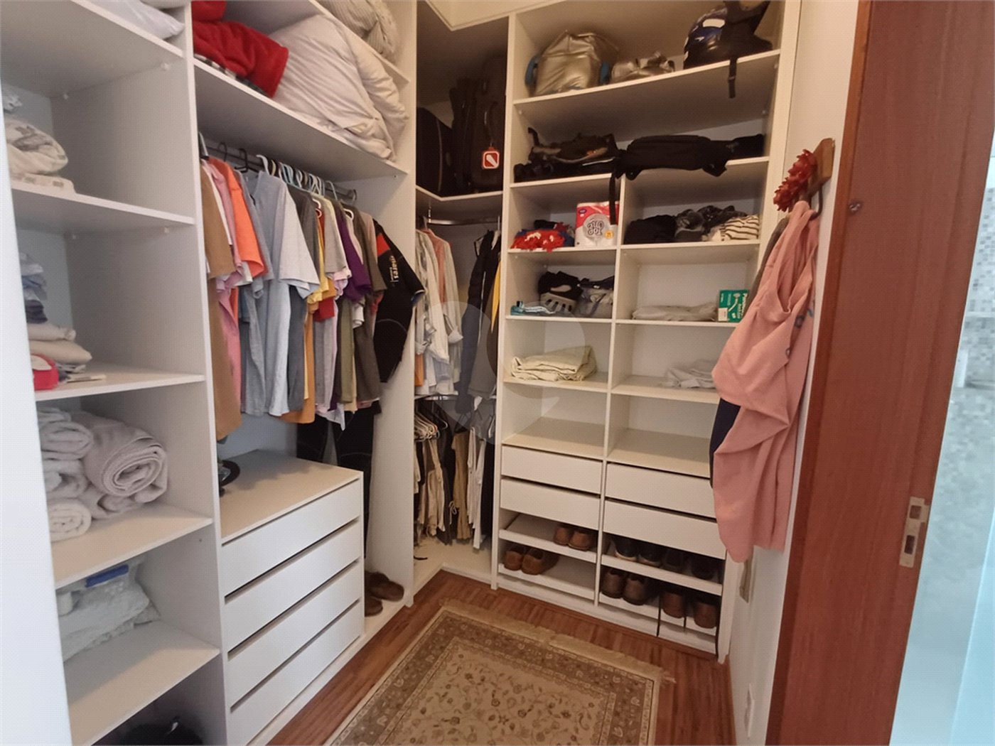 Sobrado à venda com 3 quartos, sendo 1 suíte, em Jardim Solar do Bosque, Sorocaba, SP