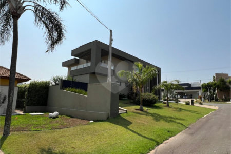 Casa à venda com 5 quartos, sendo 4 suítes, no condomínio Terras de Mont Serrat, Salto - SP