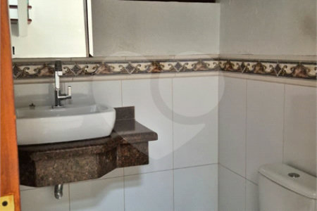 Casa à venda com 4 quartos, sendo 2 suítes, no condomínio Residencial Grape Village, Vinhedo - SP