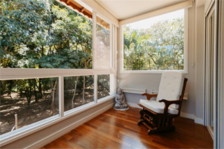 Casa à venda com 5 quartos, sendo 4 suítes, no condomínio Figueira Garden, Atibaia - SP
