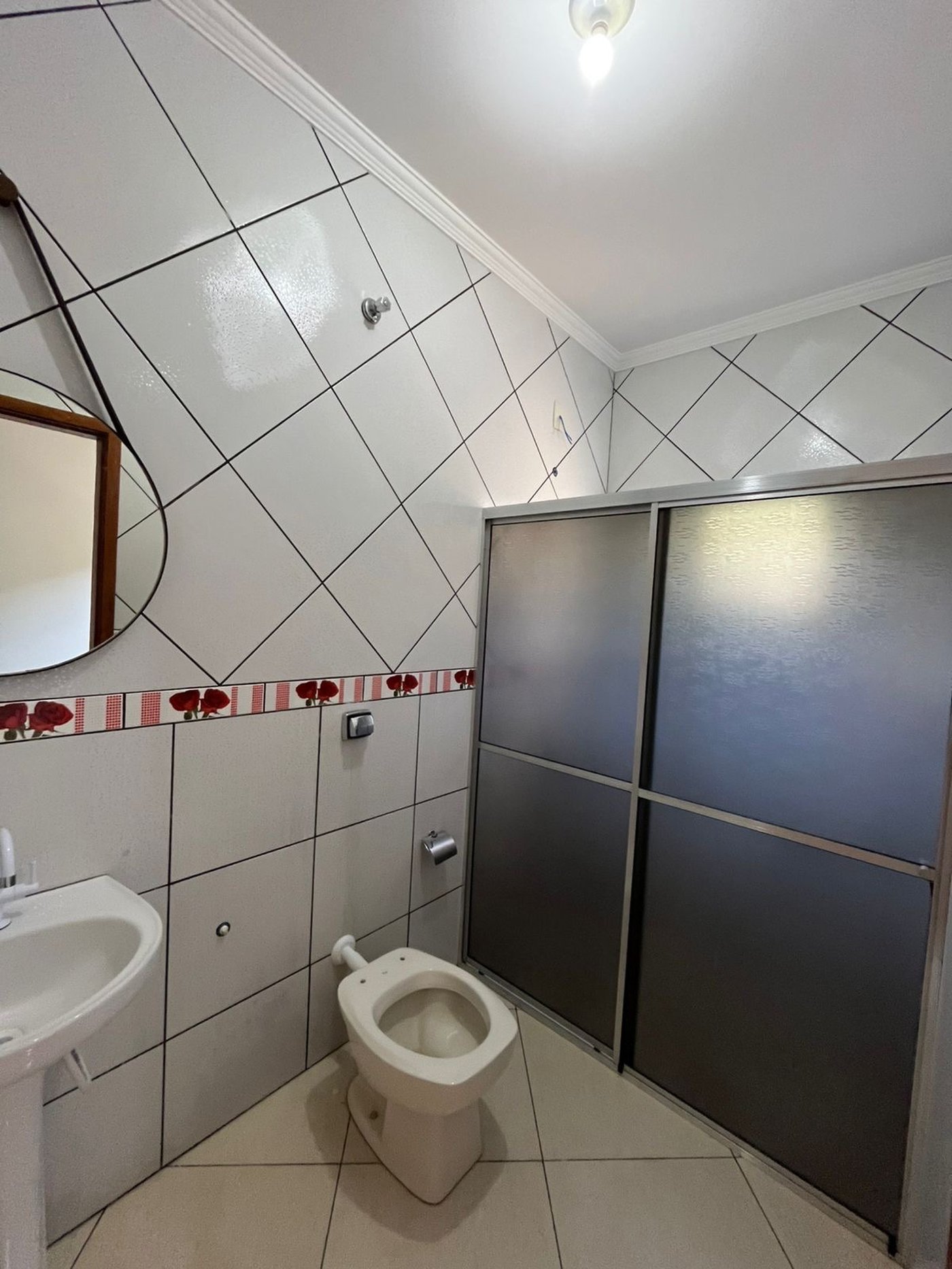 Casa à venda com 4 quartos, sendo 1 suíte,  em Jardim Maristela, Três Lagoas, MS