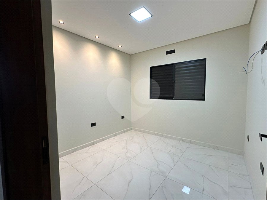 Casa à venda com 3 quartos, sendo 1 suíte, no condomínio Residencial Villagio Wanel, Sorocaba - SP