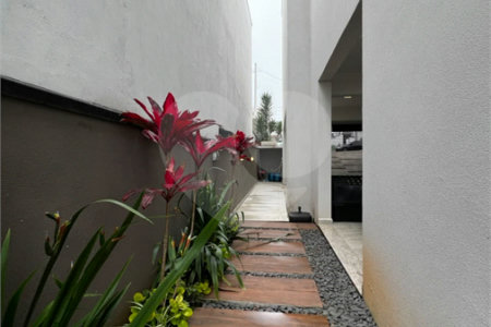 Casa à venda com 4 quartos, sendo 3 suítes, no condomínio Mosaico Essence, Mogi das Cruzes - SP