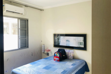 Casa à venda com 3 quartos, sendo 1 suíte, em Vila Suissa, Mogi das Cruzes, SP