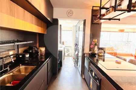 Apartamento à venda com 3 quartos, sendo 1 suíte, em Mirandópolis, São Paulo, SP
