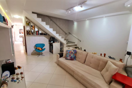 Sobrado à venda com 3 quartos, sendo 1 suíte,  em Jardim Leocádia, Sorocaba, SP