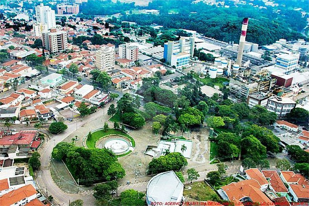 Terreno à venda no condomínio Bosque dos Cambarás, Valinhos - SP
