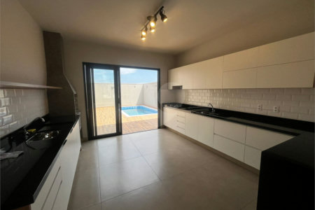 Casa à venda com 3 quartos, sendo 1 suíte, em Terras de Santo Antônio, Itapetininga, SP