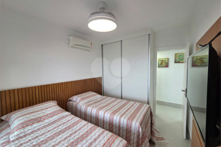 Apartamento à venda com 4 quartos, sendo 2 suítes, em Enseada, Guarujá, SP