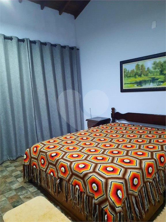Casa à venda com 3 quartos, sendo 1 suíte,  no condomínio Village Ipanema 1, Araçoiaba da Serra - SP