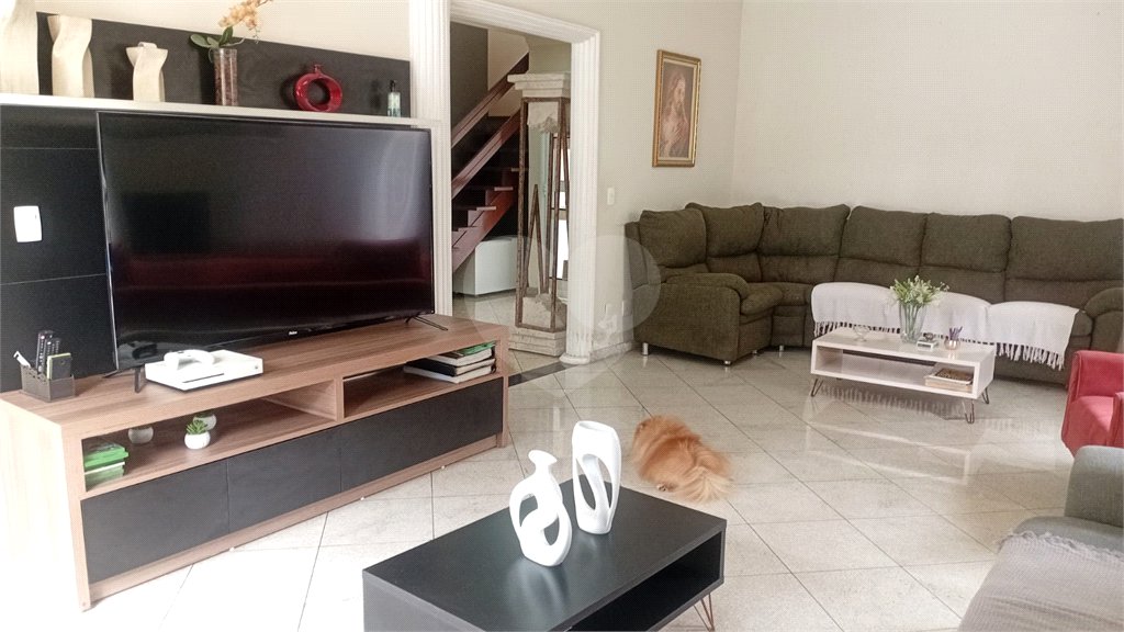 Casa à venda com 4 quartos, sendo 2 suítes, no condomínio Canamari, São Paulo - SP