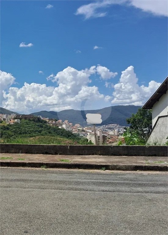 Vende terreno de 346,00m2 - ótima localização